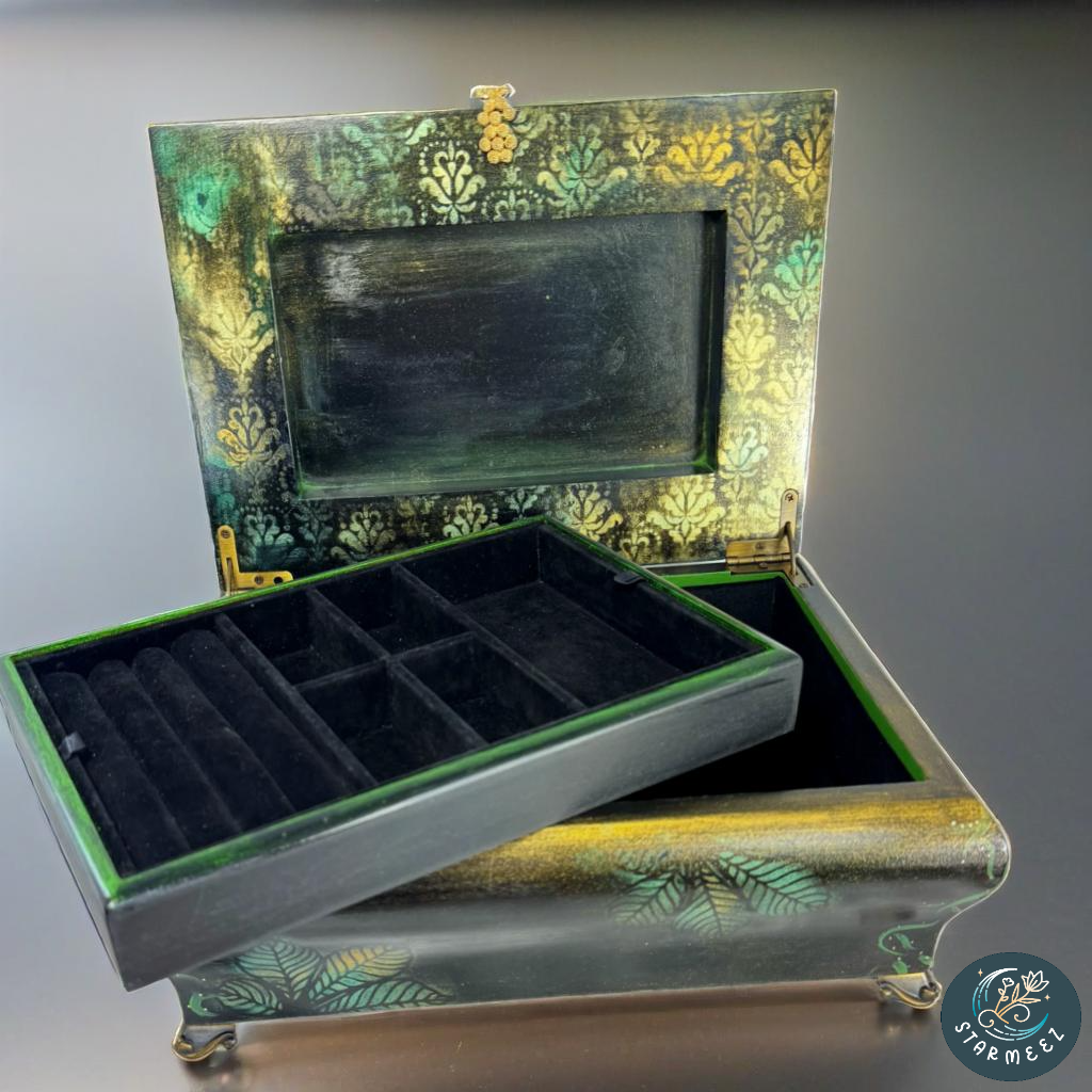 The Green Witch – Artistically Reimagined Jewellery Box